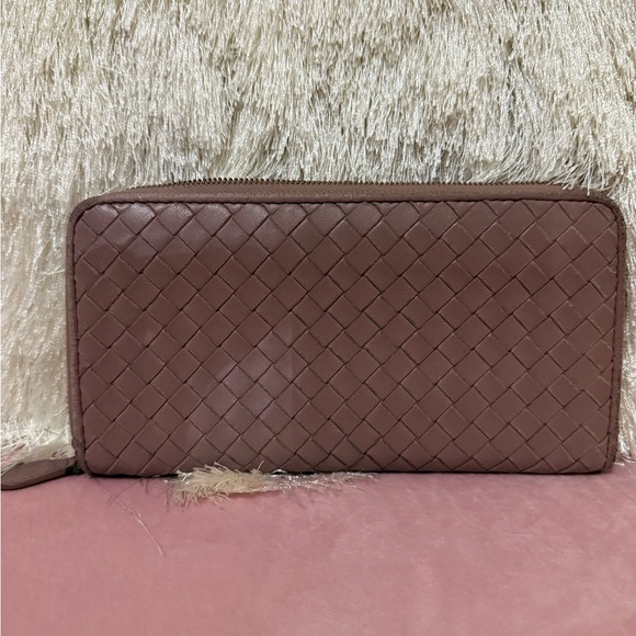 Handbags - Authentic Bottega Veneta Intrecciato Leather Zippy Wallet. Mauve Pink